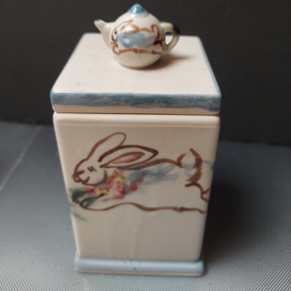Clouds Folsom delightful rabbit tea lite holder with teapot lid - Picture 7 of 7